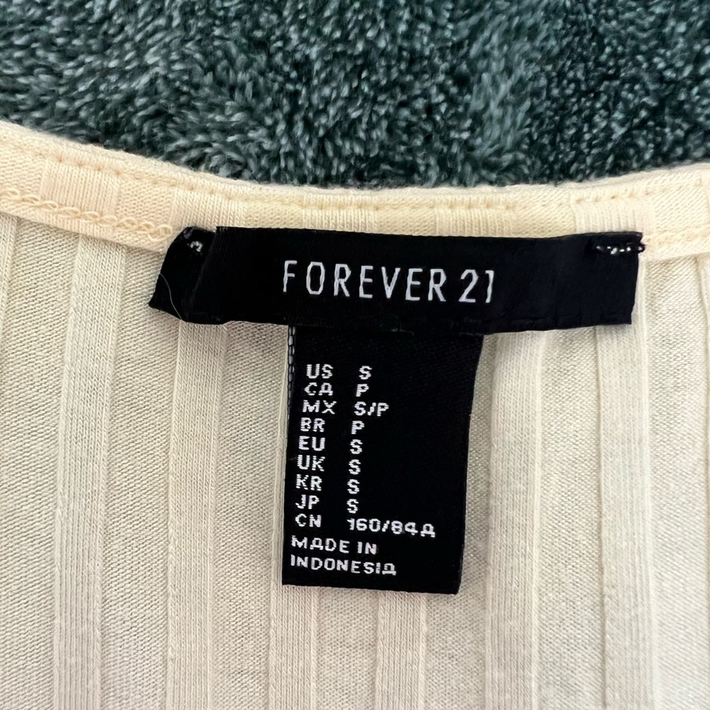 Forever 21 Textured Ruffle Bottom Tank Top - Picture 2 of 4